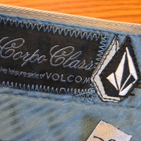 Vintage Volcom Shorts Men’s 36x10” Skater Y2K Grunge Baggy Beige Khakis - Picture 3 of 14